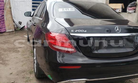 Acheter Occasion Voiture Mercedes-Benz E200 Noir à Brazzaville, Commune de Brazzaville