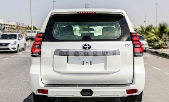 Buy Import Toyota Land Cruiser Prado White Car in Brazzaville in Municipality of Brazzaville Buy Import Toyota Land Cruiser Prado White Car in Brazzaville in Municipality of Brazzaville
