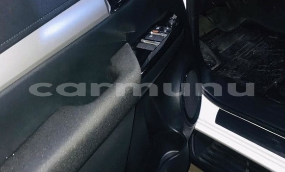 Acheter Occasion Voiture Toyota Hilux Blanc à Brazzaville, Commune de Brazzaville Acheter Occasion Voiture Toyota Hilux Blanc à Brazzaville, Commune de Brazzaville