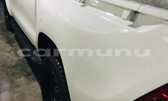 Acheter Occasion Voiture Toyota Hilux Blanc à Brazzaville, Commune de Brazzaville Acheter Occasion Voiture Toyota Hilux Blanc à Brazzaville, Commune de Brazzaville
