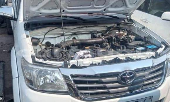 Acheter Occasion Voiture Toyota Hiluxe VIGO Blanc à Brazzaville, Commune de Brazzaville Acheter Occasion Voiture Toyota Hiluxe VIGO Blanc à Brazzaville, Commune de Brazzaville