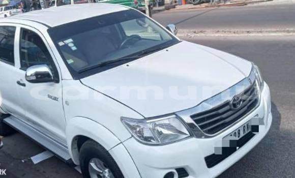 Acheter Occasion Voiture Toyota Hiluxe VIGO Blanc à Brazzaville, Commune de Brazzaville Acheter Occasion Voiture Toyota Hiluxe VIGO Blanc à Brazzaville, Commune de Brazzaville