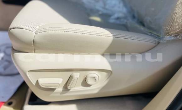 Acheter Occasion Voiture Toyota Land Cruiser Noir à Djambala, Plateaux Acheter Occasion Voiture Toyota Land Cruiser Noir à Djambala, Plateaux