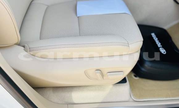 Acheter Occasion Voiture Toyota Land Cruiser Noir à Djambala, Plateaux Acheter Occasion Voiture Toyota Land Cruiser Noir à Djambala, Plateaux