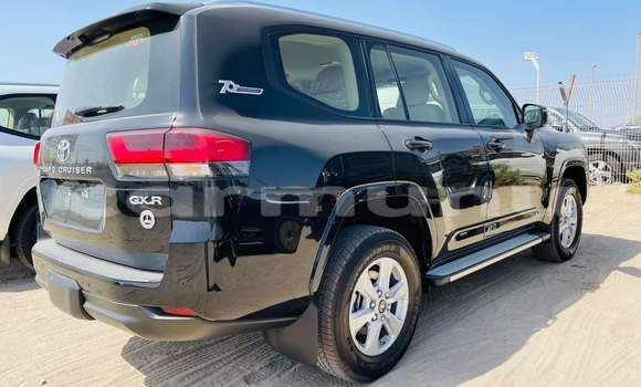 Acheter Occasion Voiture Toyota Land Cruiser Noir à Djambala, Plateaux Acheter Occasion Voiture Toyota Land Cruiser Noir à Djambala, Plateaux