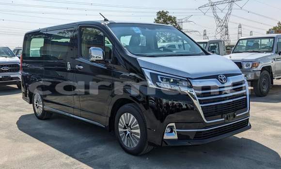 Acheter Occasion Voiture Toyota Granvia Noir à Import - Dubai, Région de la Bouenza Acheter Occasion Voiture Toyota Granvia Noir à Import - Dubai, Région de la Bouenza
