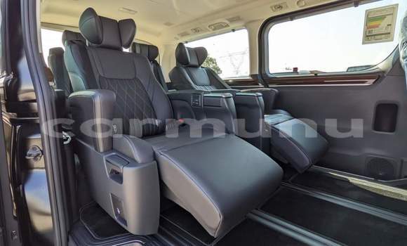 Acheter Occasion Voiture Toyota Granvia Noir à Import - Dubai, Région de la Bouenza Acheter Occasion Voiture Toyota Granvia Noir à Import - Dubai, Région de la Bouenza