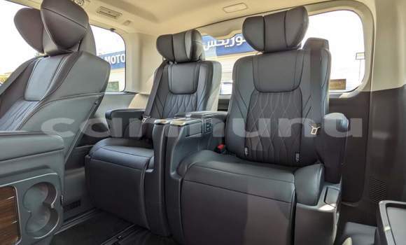 Acheter Occasion Voiture Toyota Granvia Noir à Import - Dubai, Région de la Bouenza Acheter Occasion Voiture Toyota Granvia Noir à Import - Dubai, Région de la Bouenza