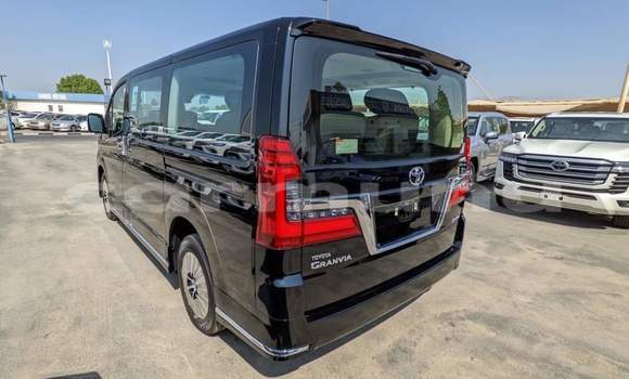 Acheter Occasion Voiture Toyota Granvia Noir à Import - Dubai, Région de la Bouenza Acheter Occasion Voiture Toyota Granvia Noir à Import - Dubai, Région de la Bouenza