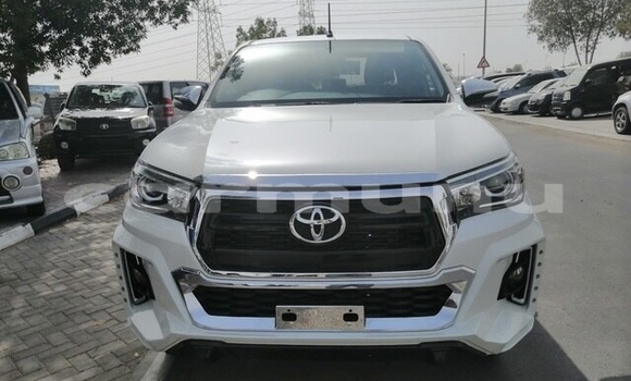 Acheter Occasion Voiture Toyota Hiluxe Revo Blanc à Brazzaville, Commune de Brazzaville Acheter Occasion Voiture Toyota Hiluxe Revo Blanc à Brazzaville, Commune de Brazzaville
