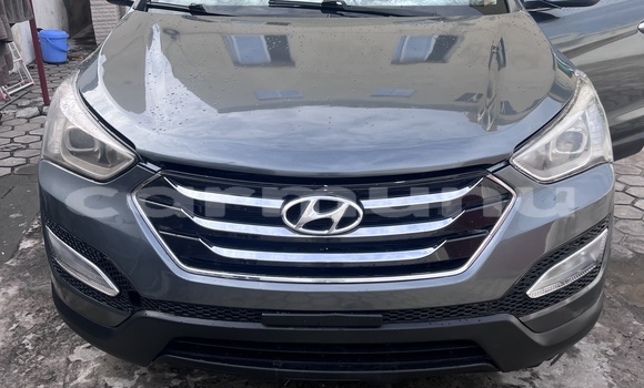 Buy Used Hyundai Santa Fe Silver Car in Brazzaville in Municipality of Brazzaville Buy Used Hyundai Santa Fe Silver Car in Brazzaville in Municipality of Brazzaville