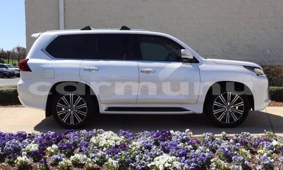 Acheter Occasion Voiture Lexus LX Blanc à Loango, Région du Kouilou Acheter Occasion Voiture Lexus LX Blanc à Loango, Région du Kouilou