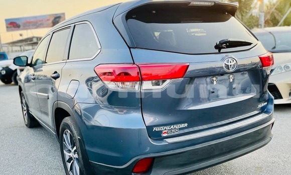 Acheter Occasion Voiture Toyota Highlander Bleu à Pointe–Noire, Région du Kouilou Acheter Occasion Voiture Toyota Highlander Bleu à Pointe–Noire, Région du Kouilou