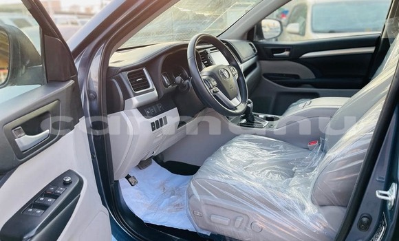 Acheter Occasion Voiture Toyota Highlander Bleu à Pointe–Noire, Région du Kouilou Acheter Occasion Voiture Toyota Highlander Bleu à Pointe–Noire, Région du Kouilou