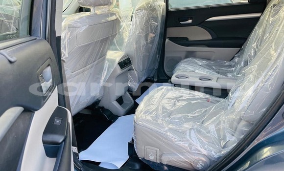 Acheter Occasion Voiture Toyota Highlander Bleu à Pointe–Noire, Région du Kouilou Acheter Occasion Voiture Toyota Highlander Bleu à Pointe–Noire, Région du Kouilou