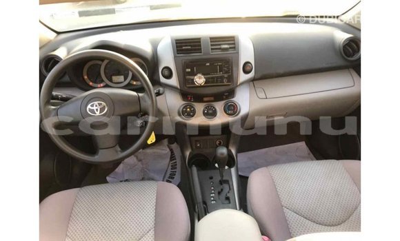 Buy Import Toyota HiAce Other Truck in Import - Dubai in Region of Bouenza Buy Import Toyota HiAce Other Truck in Import - Dubai in Region of Bouenza