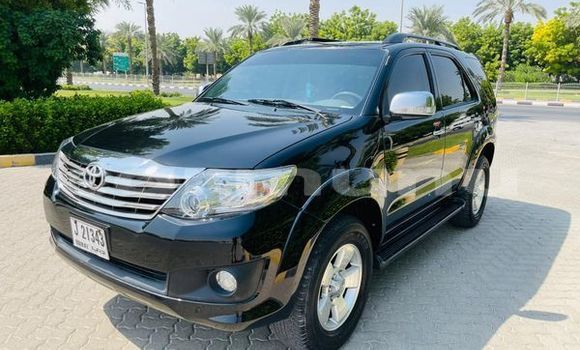 Acheter Occasion Voiture Toyota Fortuner Noir à Pointe–Noire, Région du Kouilou Acheter Occasion Voiture Toyota Fortuner Noir à Pointe–Noire, Région du Kouilou