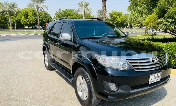 Acheter Occasion Voiture Toyota Fortuner Noir à Pointe–Noire, Région du Kouilou Acheter Occasion Voiture Toyota Fortuner Noir à Pointe–Noire, Région du Kouilou