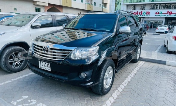 Acheter Occasion Voiture Toyota Fortuner Noir à Pointe–Noire, Région du Kouilou Acheter Occasion Voiture Toyota Fortuner Noir à Pointe–Noire, Région du Kouilou