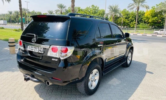 Acheter Occasion Voiture Toyota Fortuner Noir à Pointe–Noire, Région du Kouilou Acheter Occasion Voiture Toyota Fortuner Noir à Pointe–Noire, Région du Kouilou