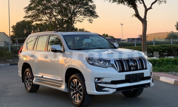 Acheter Occasion Voiture Toyota Land Cruiser Prado Blanc à Pointe–Noire, Région du Kouilou Acheter Occasion Voiture Toyota Land Cruiser Prado Blanc à Pointe–Noire, Région du Kouilou