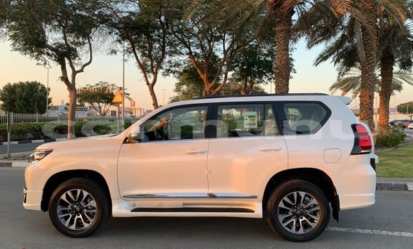 Acheter Occasion Voiture Toyota Land Cruiser Prado Blanc à Pointe–Noire, Région du Kouilou Acheter Occasion Voiture Toyota Land Cruiser Prado Blanc à Pointe–Noire, Région du Kouilou