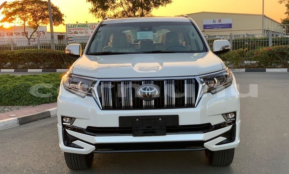 Acheter Occasion Voiture Toyota Land Cruiser Prado Blanc à Pointe–Noire, Région du Kouilou Acheter Occasion Voiture Toyota Land Cruiser Prado Blanc à Pointe–Noire, Région du Kouilou
