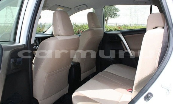 Acheter Occasion Voiture Toyota RAV4 Blanc à Pointe–Noire, Région du Kouilou Acheter Occasion Voiture Toyota RAV4 Blanc à Pointe–Noire, Région du Kouilou