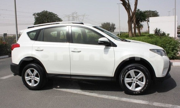 Acheter Occasion Voiture Toyota RAV4 Blanc à Pointe–Noire, Région du Kouilou Acheter Occasion Voiture Toyota RAV4 Blanc à Pointe–Noire, Région du Kouilou