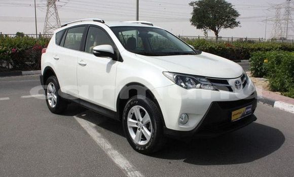 Acheter Occasion Voiture Toyota RAV4 Blanc à Pointe–Noire, Région du Kouilou Acheter Occasion Voiture Toyota RAV4 Blanc à Pointe–Noire, Région du Kouilou