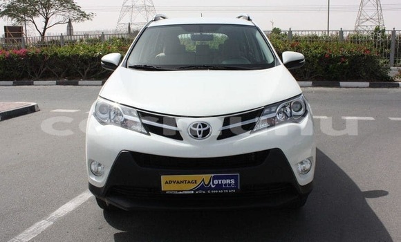 Acheter Occasion Voiture Toyota RAV4 Blanc à Pointe–Noire, Région du Kouilou Acheter Occasion Voiture Toyota RAV4 Blanc à Pointe–Noire, Région du Kouilou