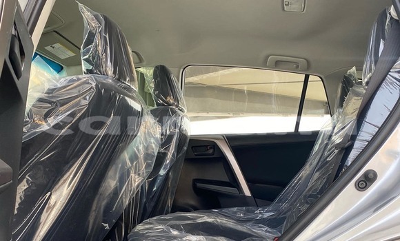 Acheter Occasion Voiture Toyota RAV4 Beige à Pointe–Noire, Région du Kouilou Acheter Occasion Voiture Toyota RAV4 Beige à Pointe–Noire, Région du Kouilou