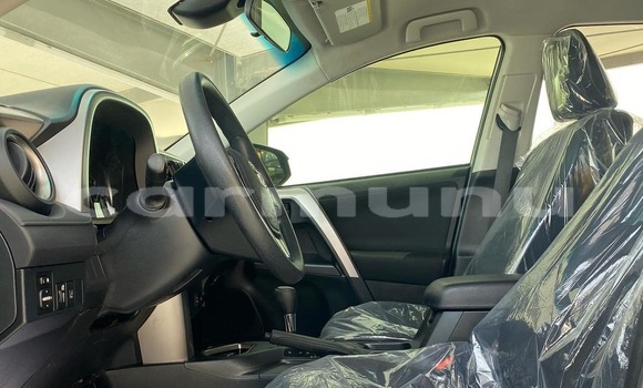 Acheter Occasion Voiture Toyota RAV4 Beige à Pointe–Noire, Région du Kouilou Acheter Occasion Voiture Toyota RAV4 Beige à Pointe–Noire, Région du Kouilou