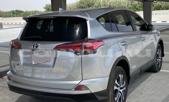 Acheter Occasion Voiture Toyota RAV4 Beige à Pointe–Noire, Région du Kouilou Acheter Occasion Voiture Toyota RAV4 Beige à Pointe–Noire, Région du Kouilou