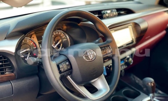 Acheter Neuf Voiture Toyota Hilux Blanc à Pointe–Noire, Région du Kouilou Acheter Neuf Voiture Toyota Hilux Blanc à Pointe–Noire, Région du Kouilou