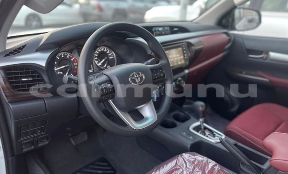Acheter Neuf Voiture Toyota Hilux Blanc à Pointe–Noire, Région du Kouilou Acheter Neuf Voiture Toyota Hilux Blanc à Pointe–Noire, Région du Kouilou