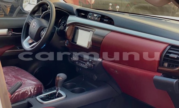 Acheter Neuf Voiture Toyota Hilux Blanc à Pointe–Noire, Région du Kouilou Acheter Neuf Voiture Toyota Hilux Blanc à Pointe–Noire, Région du Kouilou