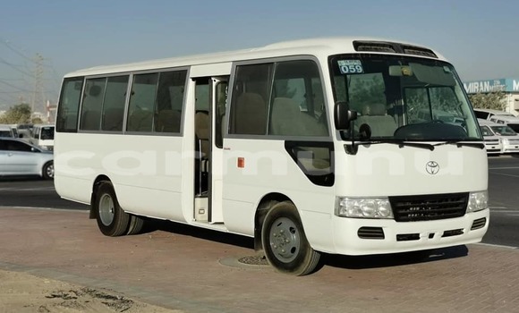 Acheter Occasion Voiture Toyota Coaster Blanc à Pointe–Noire, Région du Kouilou Acheter Occasion Voiture Toyota Coaster Blanc à Pointe–Noire, Région du Kouilou