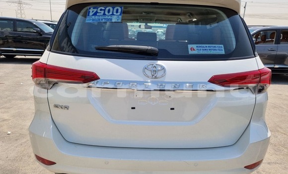 Acheter Occasion Voiture Toyota Fortuner Blanc à Pointe–Noire, Région du Kouilou Acheter Occasion Voiture Toyota Fortuner Blanc à Pointe–Noire, Région du Kouilou
