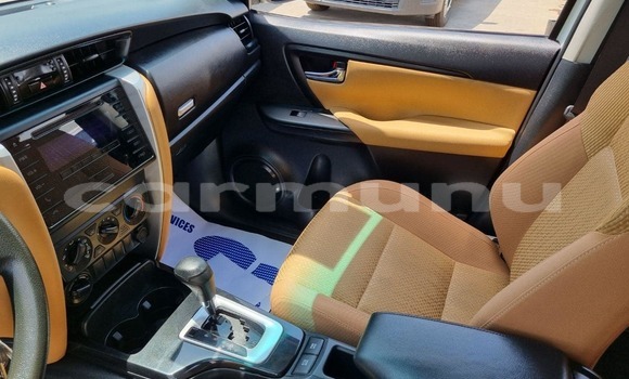 Acheter Occasion Voiture Toyota Fortuner Blanc à Pointe–Noire, Région du Kouilou Acheter Occasion Voiture Toyota Fortuner Blanc à Pointe–Noire, Région du Kouilou