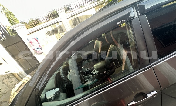 Acheter Occasion Voiture Toyota RAV4 Marron à Brazzaville, Commune de Brazzaville Acheter Occasion Voiture Toyota RAV4 Marron à Brazzaville, Commune de Brazzaville