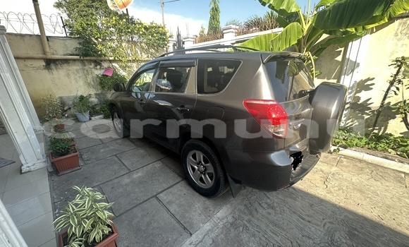 Acheter Occasion Voiture Toyota RAV4 Marron à Brazzaville, Commune de Brazzaville Acheter Occasion Voiture Toyota RAV4 Marron à Brazzaville, Commune de Brazzaville