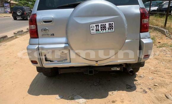 Acheter Occasion Voiture Toyota RAV4 Gris à Pointe–Noire, Région du Kouilou Acheter Occasion Voiture Toyota RAV4 Gris à Pointe–Noire, Région du Kouilou