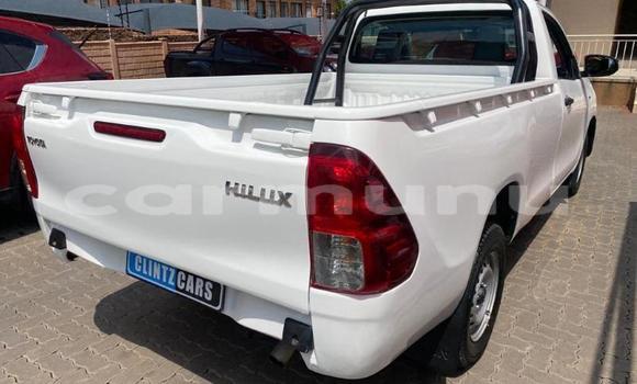 Acheter Occasion Voiture Toyota Hilux Blanc à Import - Dubai, Région de la Bouenza Acheter Occasion Voiture Toyota Hilux Blanc à Import - Dubai, Région de la Bouenza