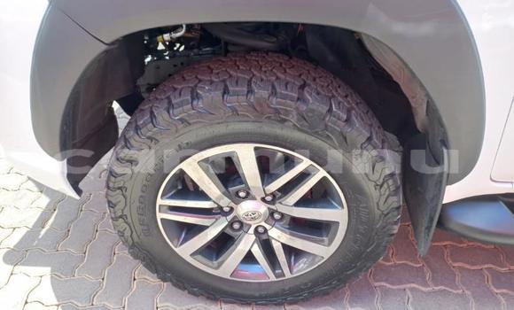 Acheter Occasion Voiture Toyota Hilux Blanc à Import - Dubai, Région de la Bouenza Acheter Occasion Voiture Toyota Hilux Blanc à Import - Dubai, Région de la Bouenza