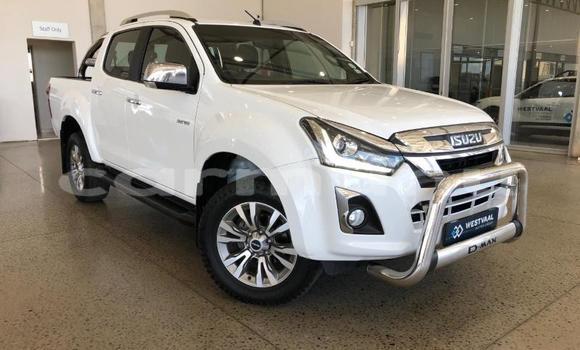 Acheter Occasion Voiture Isuzu KB Blanc à Import - Dubai, Région de la Bouenza Acheter Occasion Voiture Isuzu KB Blanc à Import - Dubai, Région de la Bouenza
