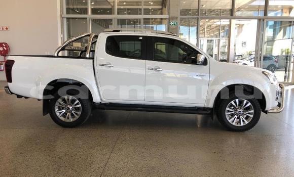 Acheter Occasion Voiture Isuzu KB Blanc à Import - Dubai, Région de la Bouenza Acheter Occasion Voiture Isuzu KB Blanc à Import - Dubai, Région de la Bouenza