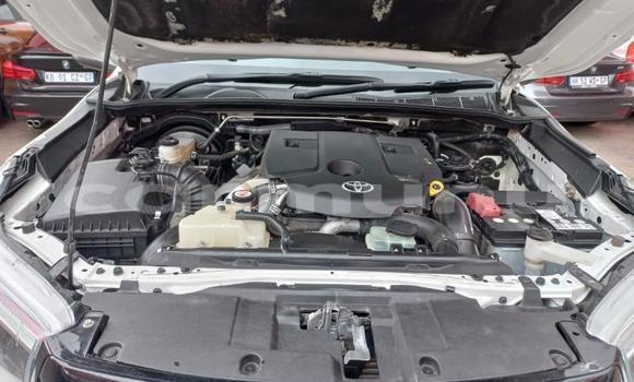 Acheter Occasion Voiture Toyota Hilux Blanc à Import - Dubai, Région de la Bouenza Acheter Occasion Voiture Toyota Hilux Blanc à Import - Dubai, Région de la Bouenza