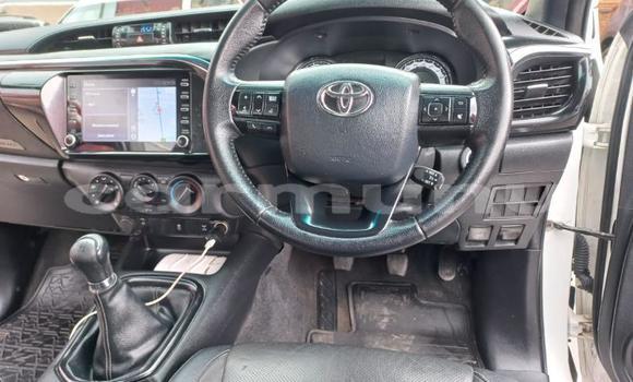 Acheter Occasion Voiture Toyota Hilux Blanc à Import - Dubai, Région de la Bouenza Acheter Occasion Voiture Toyota Hilux Blanc à Import - Dubai, Région de la Bouenza