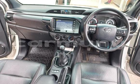Acheter Occasion Voiture Toyota Hilux Blanc à Import - Dubai, Région de la Bouenza Acheter Occasion Voiture Toyota Hilux Blanc à Import - Dubai, Région de la Bouenza